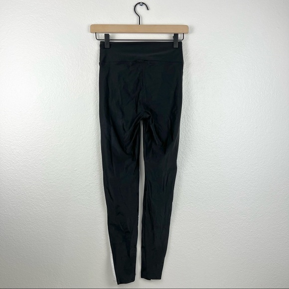 KORAL Dynamic Duo High Rise Energy Legging in Black & White, Size Small, NWT! - Picture 4 of 6